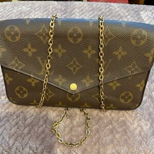 Chic Designer Crossbody Bag in Brown with Gold Accents